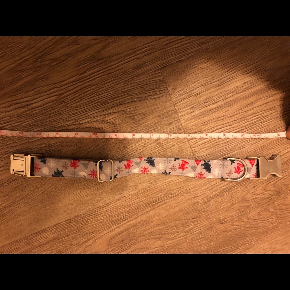 Winter theme dog collar